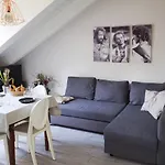 Cozy Apartment With Mole & Hill View